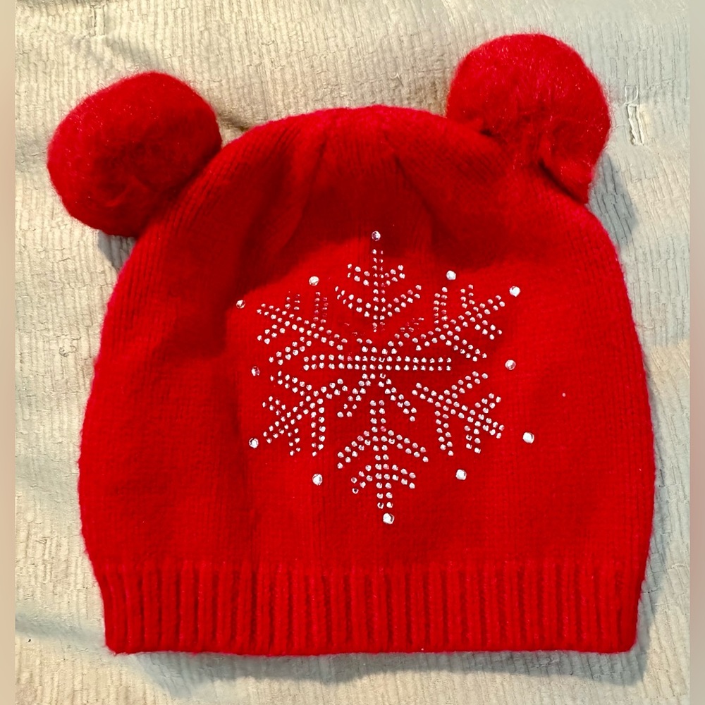 Crystal Snowflake Red Beanie w/Pom Pom Ears. Super cute! ❄️ One size.